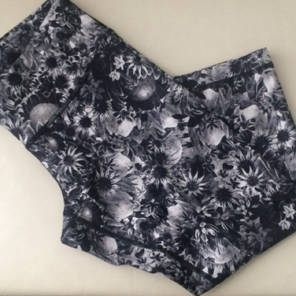 🔥1 HOUR SALE🔥Lululemon workout pants